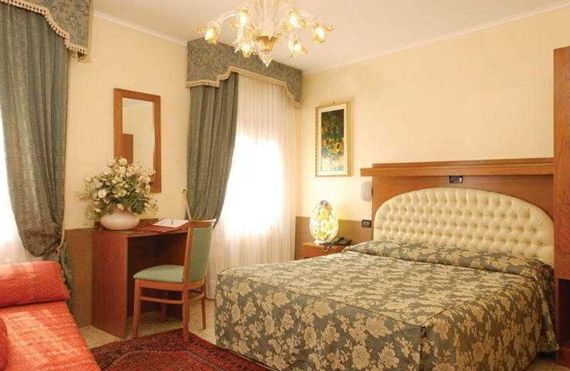 Hotel Il Moro Di Venezia Екстериор снимка